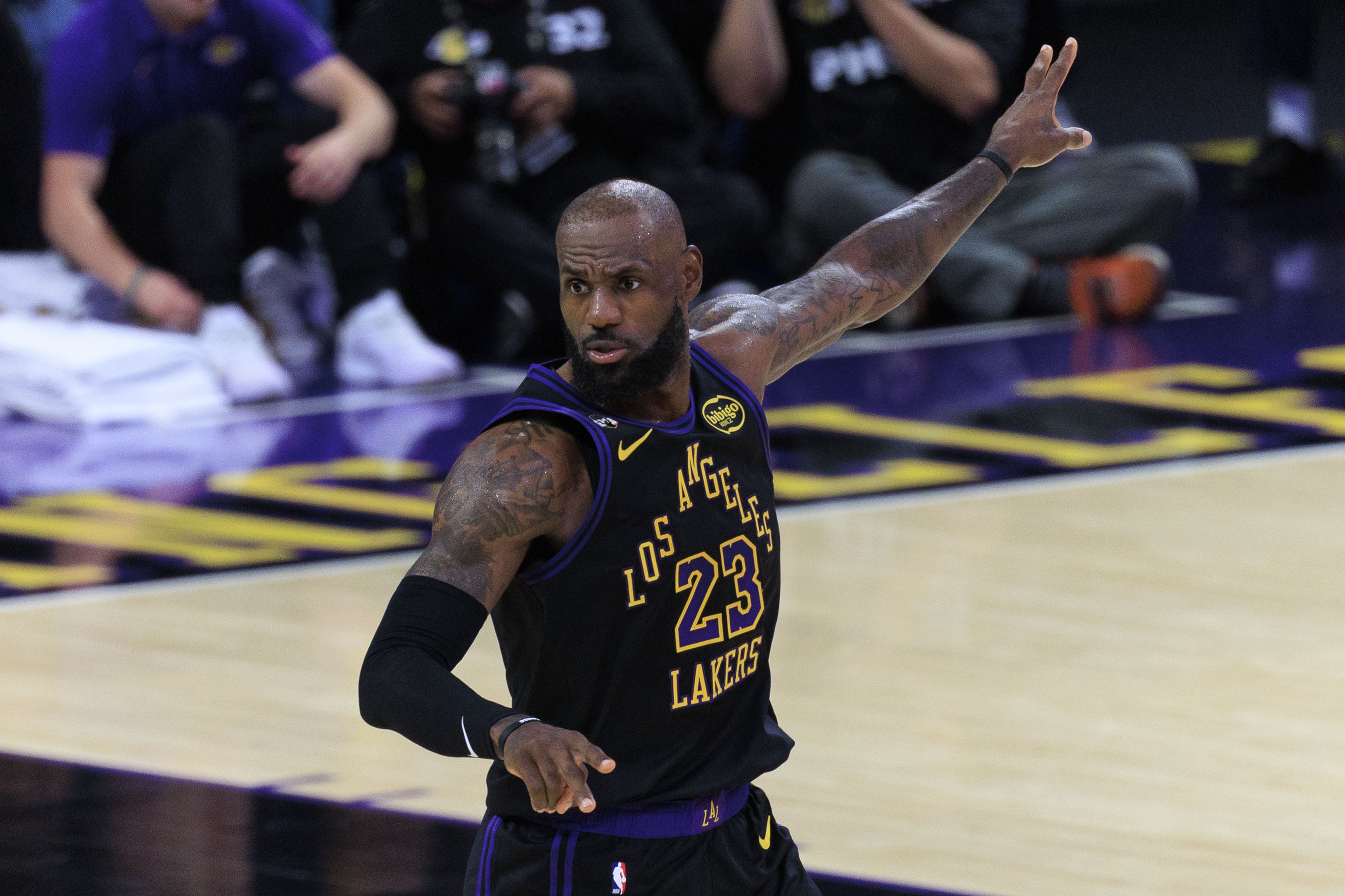 世界杯客户端下载中心-巴克利：收官阶段老詹文班轮休还行 其他人也不打这是不尊重比赛